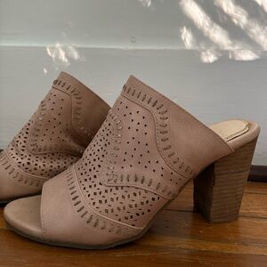 Altar'd State Dusty Rose Laser-Cut Block Heel Mules